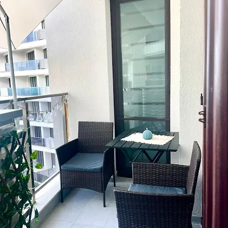 Skyline 11 - Sea Views & Serenity By The Coast *