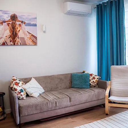 Skyline 11B Apartment - Sea View,Pools & Spa 아파트 바르나