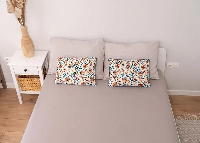 Skyline 11 - Sea Views & Serenity By The Coast Lägenhet