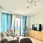 Apartment Skyline 11 - Sea Views & Serenity By The Coast *