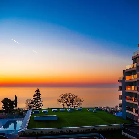 Skyline 11 - Sea Views & Serenity By The Coast *