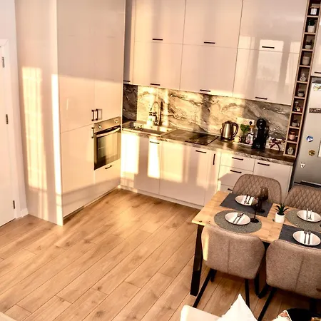 Skyline 11 - Sea Views & Serenity By The Coast