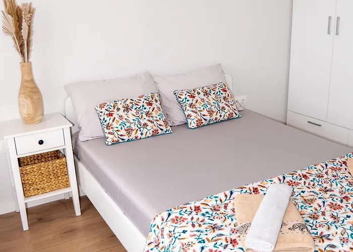 Skyline 11 - Sea Views & Serenity By The Coast